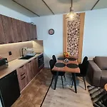 Sunny Mountain View Kometa Apartment
